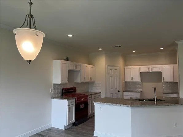 3825 Waldorf St, Fort Worth, TX 76119
