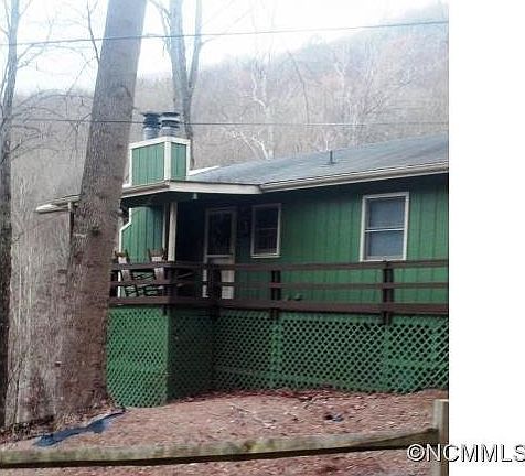 2nd image of 104 Ivy Ln