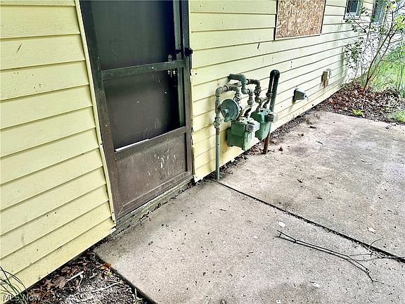 3rd image of 355 Rosemont Ave
