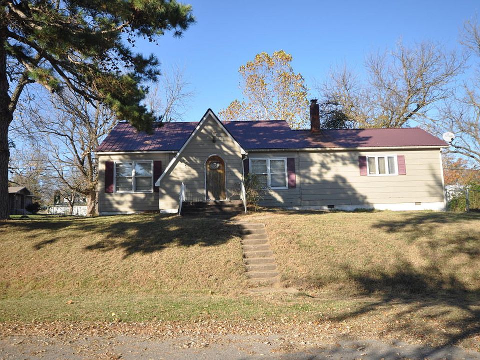 1st image of 121 North St