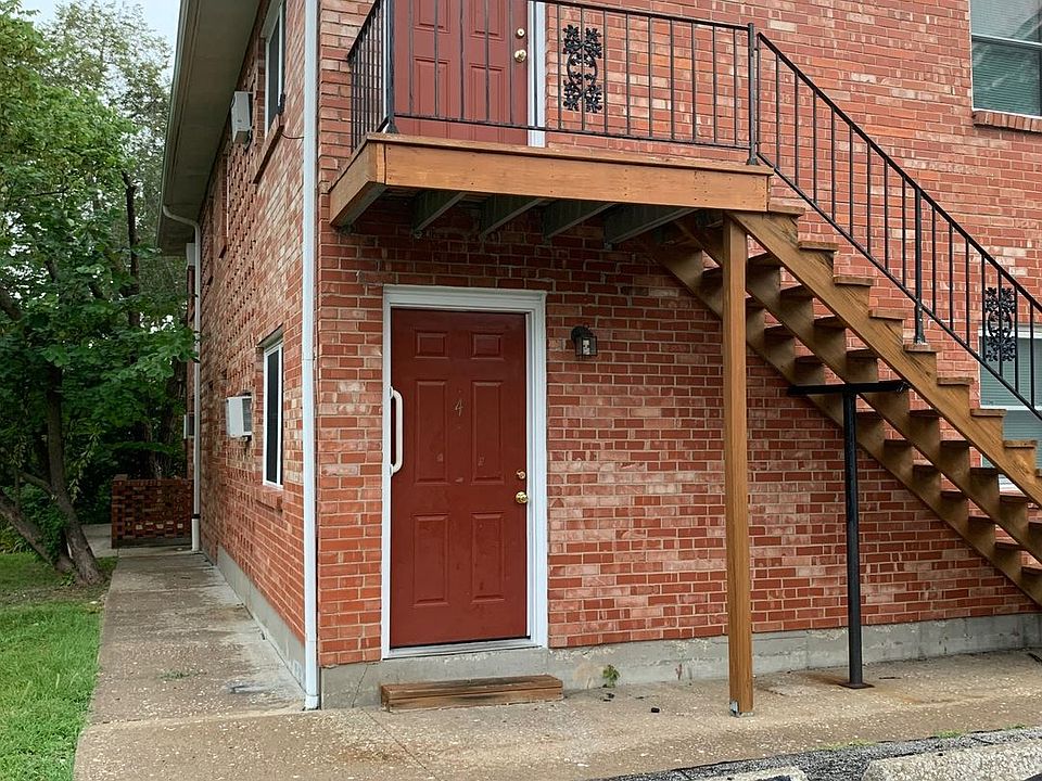 1st image of 2203 Oakwood Dr APT 4