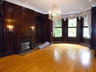 365 Beacon Apt2 LvgRm