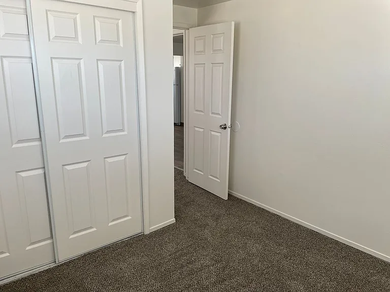 524 W Loop Dr — Photo 17