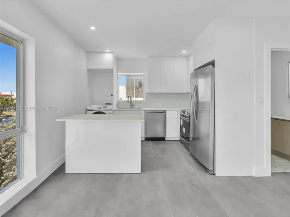 11900 N Bayshore Dr #206, Miami, FL 33181