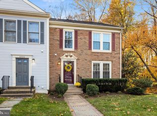 3888 Mohr Oak Ct, Fairfax, VA 22033