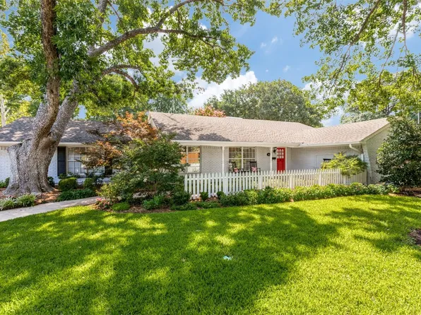 910 Lakeview Dr, Richardson, TX 75080