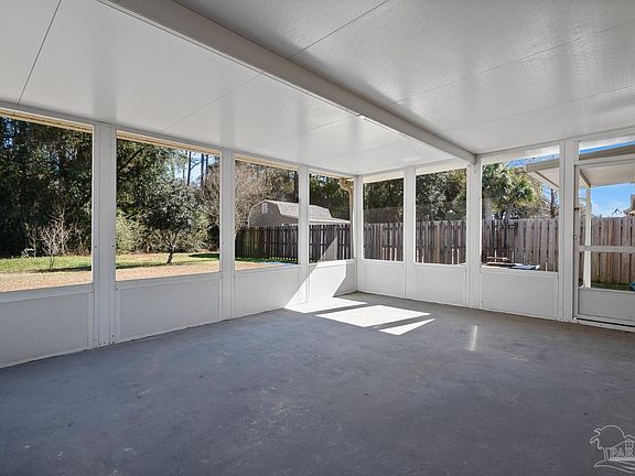 4th image of 2676 Southern Oaks Dr