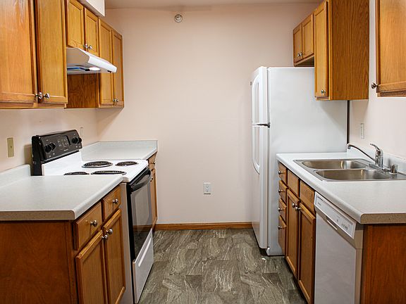 3rd image of 1001 W Dayton St #778