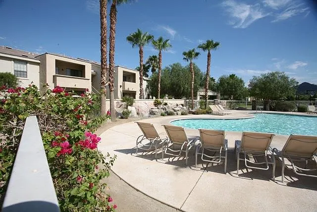 Aventine Apartment Homes — Photo 10