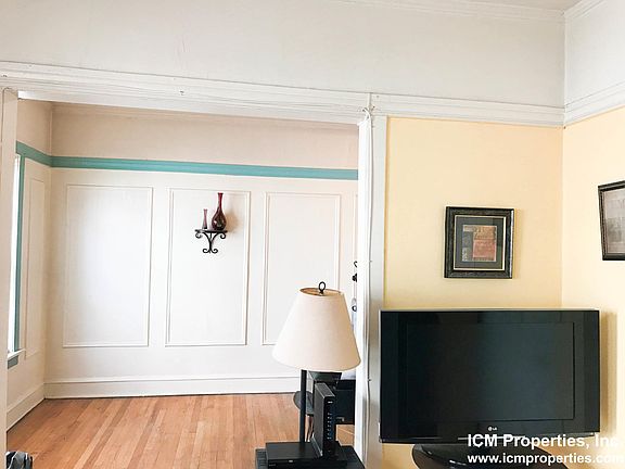 2nd image of 638 W Arlington Pl #38V
