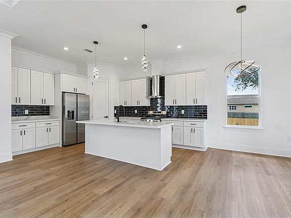4th image of 7205 Easy St