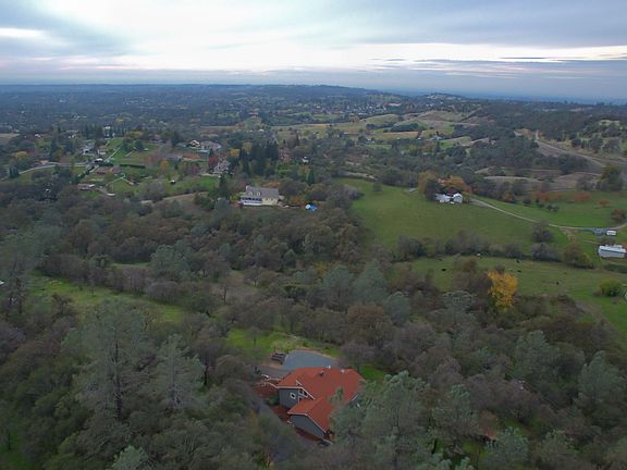 3rd image of 10171 Quail Hill Dr
