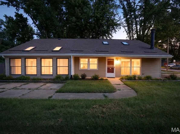 49 Marie Dr, Saint Charles, MO 63301