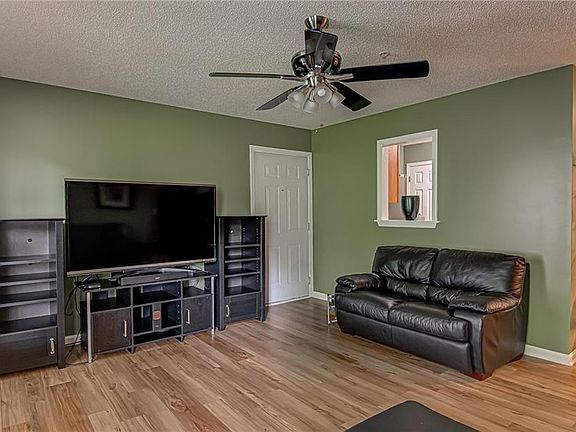 5th image of 901 Hanahan Ct Unit 2B