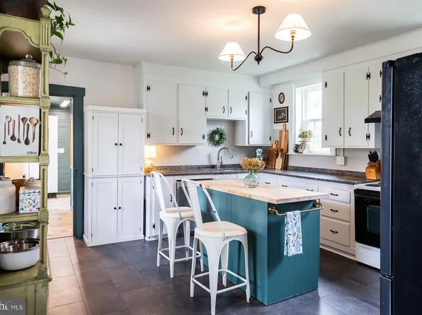 107 W Sun Hill Rd, Manheim, PA 17545