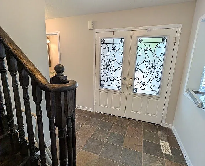 115 Elliottglen Dr — Photo 9