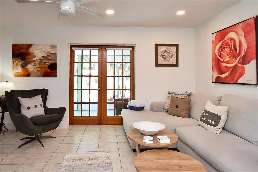 3 bed, 2.0 bath, 1548 sqft, $4,500 — Photo 4