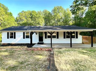 2033 Brandon Hills Rd, Yadkinville, NC 27055