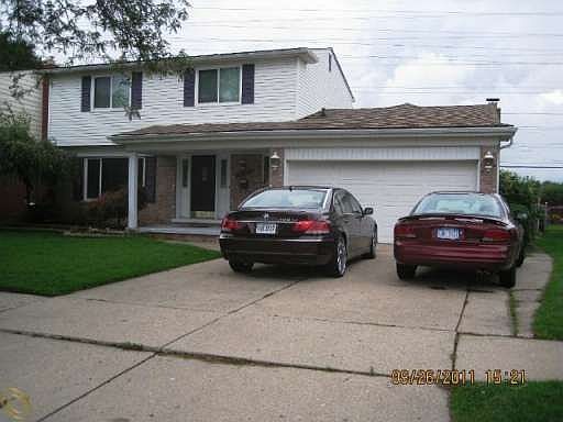 3rd image of 27143 Newport Dr