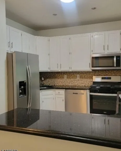 1076 Oakcroft Ln — Photo 11