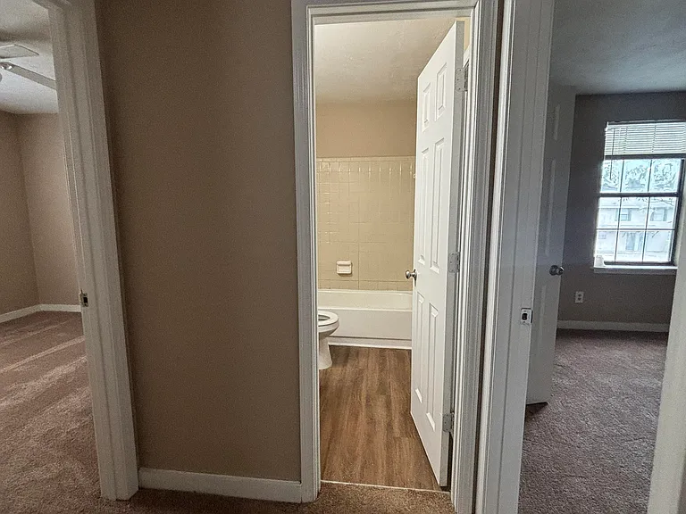 1909 Nekoma Ct — Photo 14