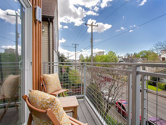 4th image of 5216B 11th Ave NE