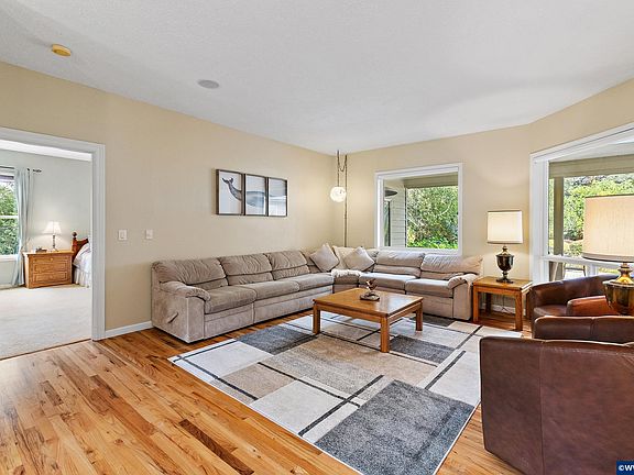 4th image of 8781 Boulder Ridge Ct SE