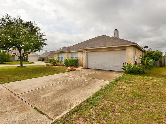 3rd image of 1503 Amarylis Dr
