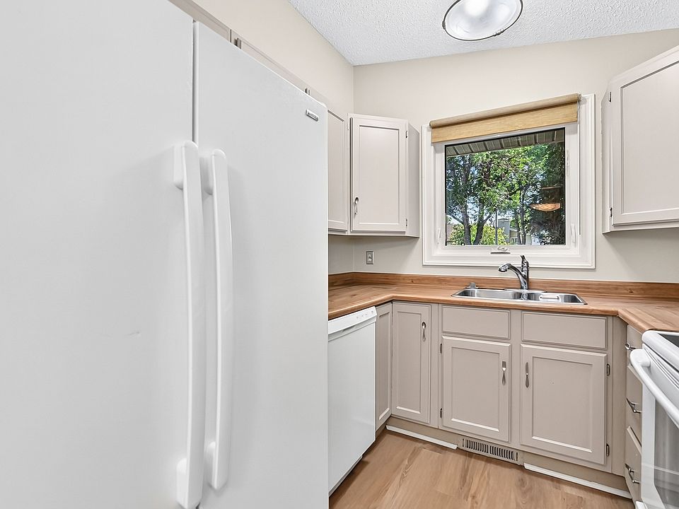 1st image of 226 Devonshire Dr
