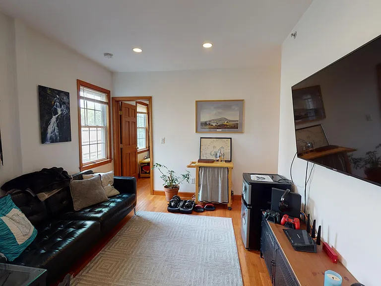 46 Lincoln St #1L — Photo 1