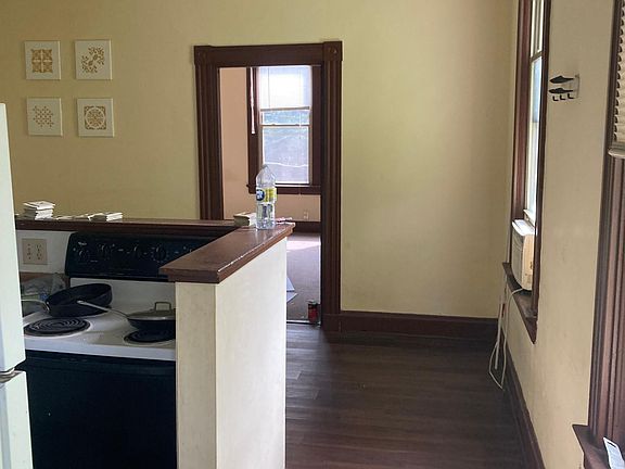 3rd image of 2899 Marshall Ave #2