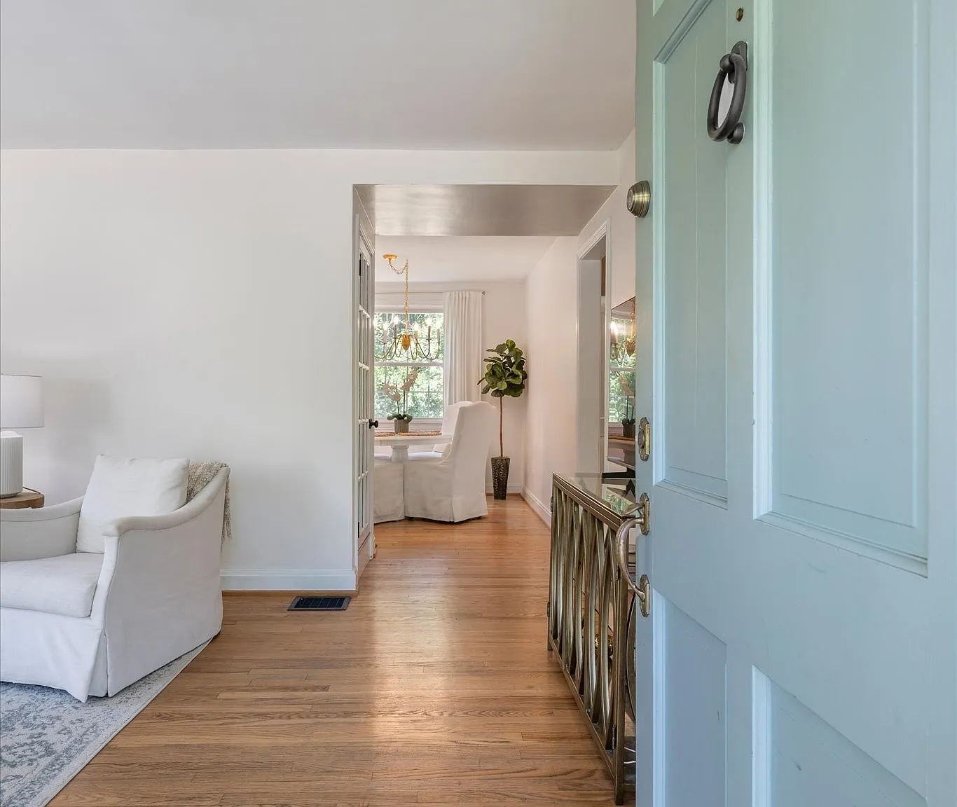 3 bed, 1851 sqft, $2,900 — Photo 3