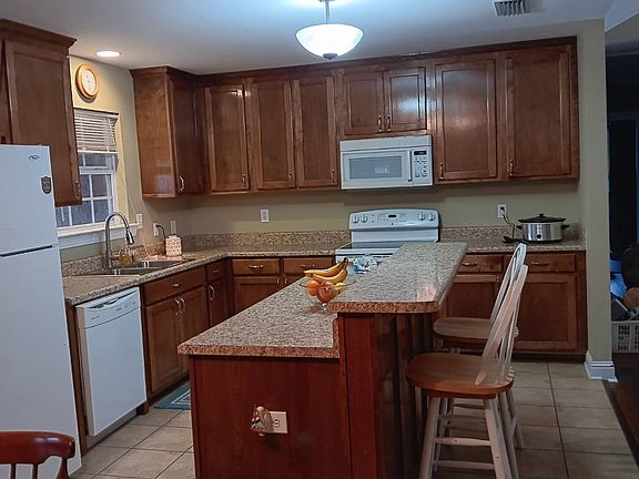 5th image of 406 Chimney Rock Rd