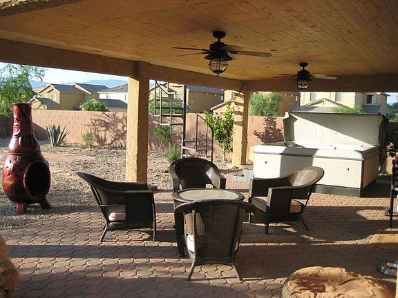 2x fans, hot tub, lighted upstairs and down