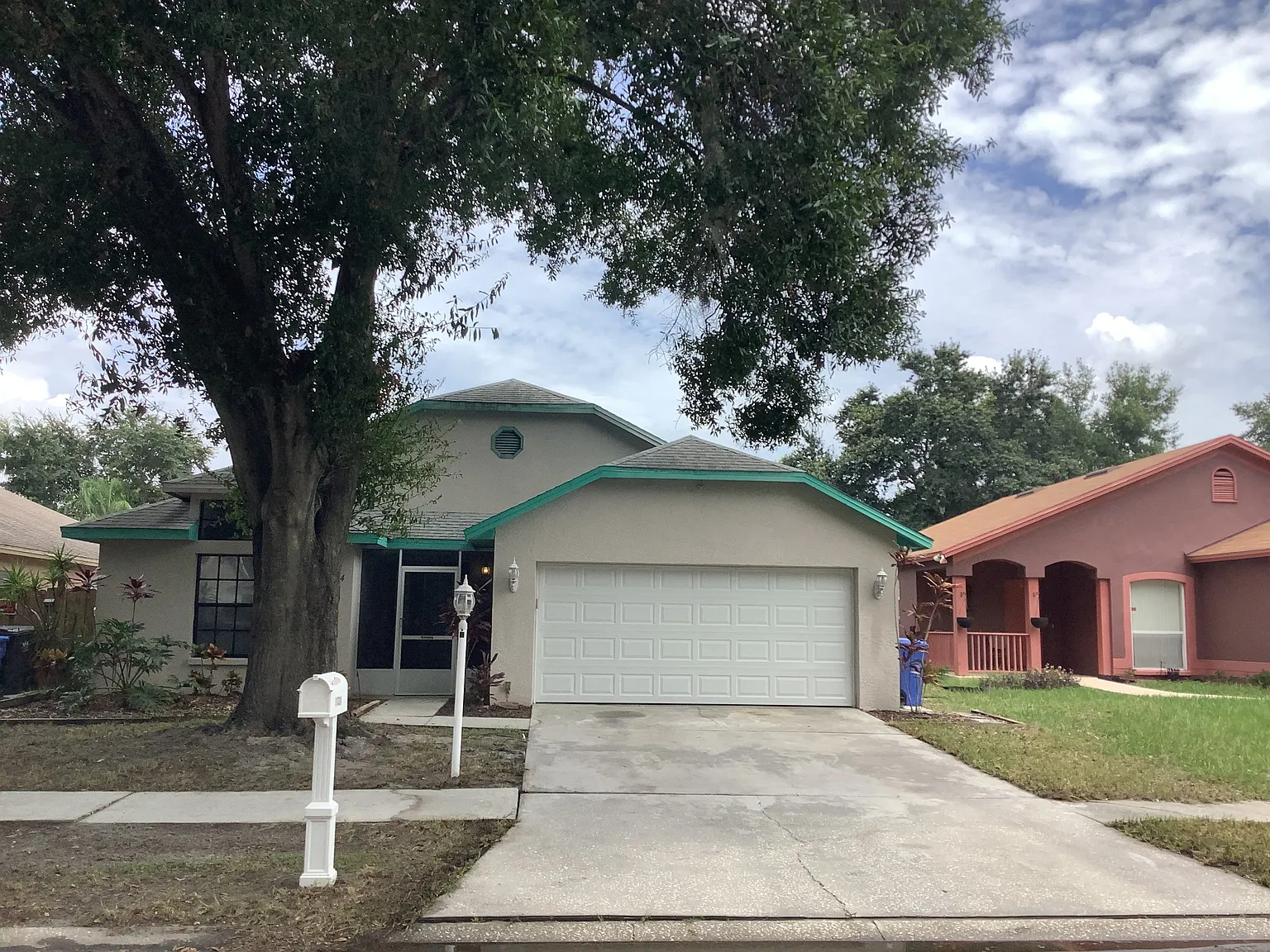 3 bed, 1460 sqft, $2,400 — Photo 1