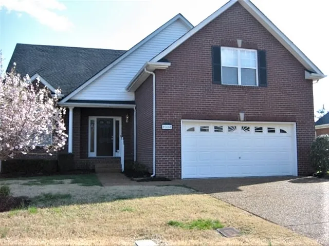 3 bed, 2.5 bath, 2753 sqft, $2,670 — Photo 1