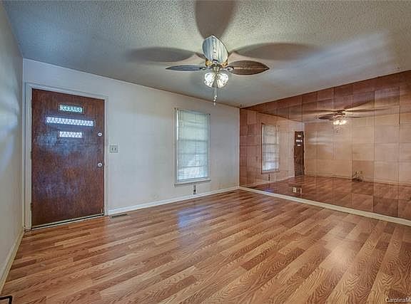4th image of 2636 Hill Ln