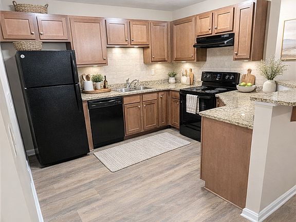 5th image of 11311 Breeze Cir #302
