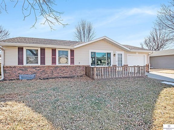 2nd image of 1731 Groveland Cir
