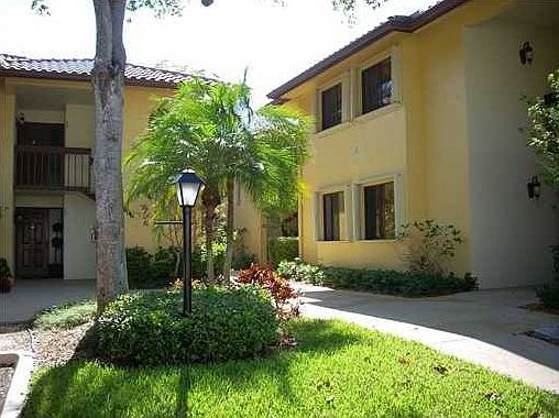 1st image of 30 Pelican Pointe Dr #2020