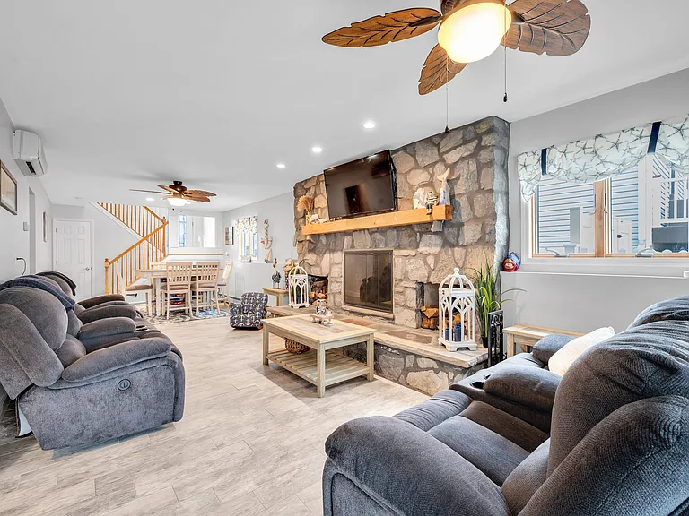 15 Seville Dr — Photo 26