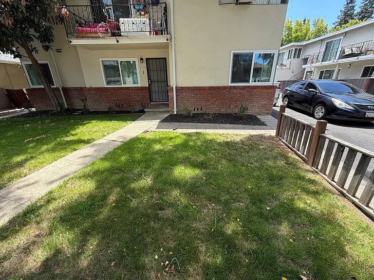 3530 Alden Way #1 — Photo 1