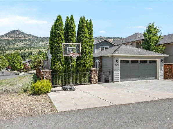 4670 Hillcrest Rd, Medford, OR 97504