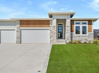 965 Harrington Way, Waukee, IA 50263