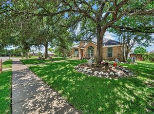2301 Kuykendall Cir, Bryan, TX 77808