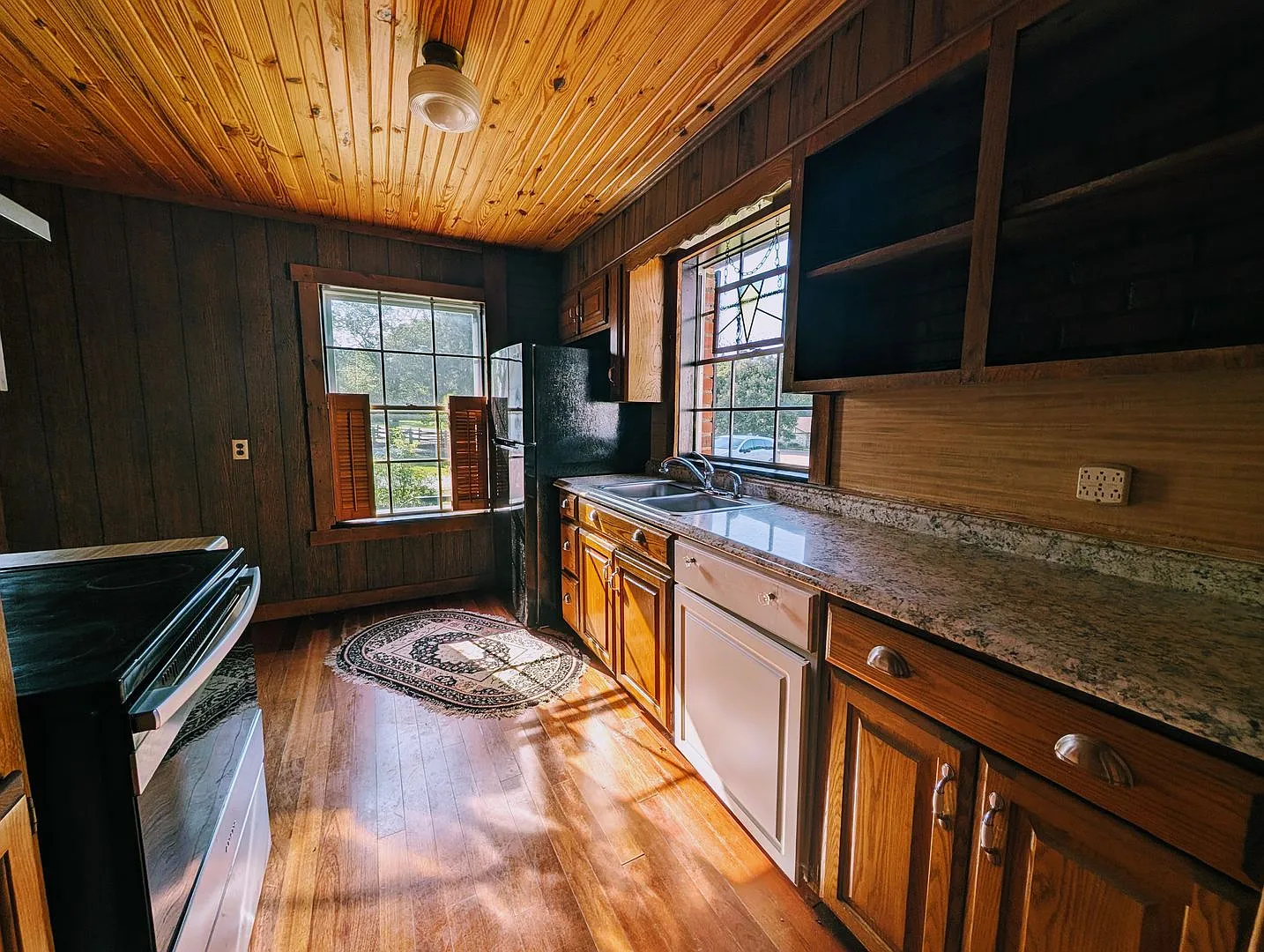 Charming Raindrop Hill Farmhouse on Gibson Lane - *All Utilities Included with additional $250.00... — Photo 1