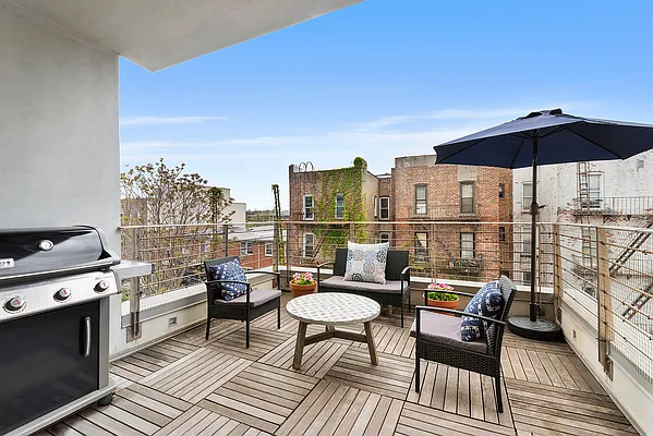 Sold by Compass | media 9