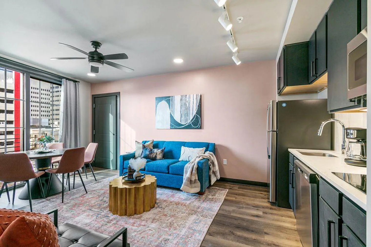 2 bed, 1.0 bath, 904 sqft, $7,053 — Photo 1