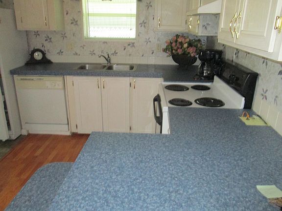 3rd image of 2607 Lake Haven Dr
