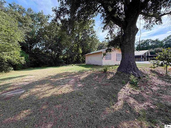 3rd image of 3153 6th St